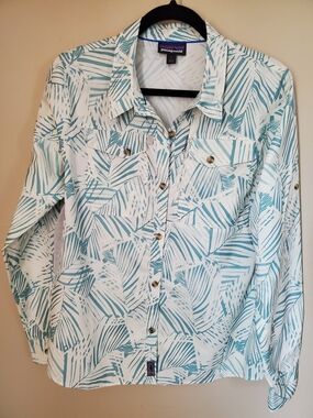 Patagonia Women's Large Button Down Shirt